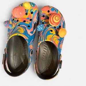 CROCS Kids Water Shoes in Blue and Orange Swirl